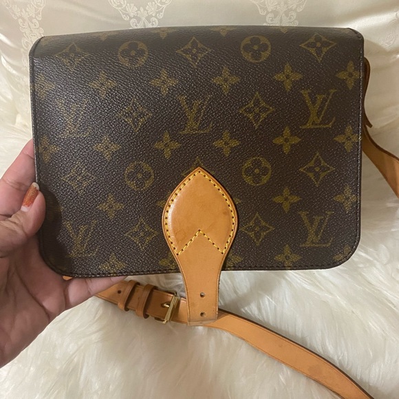 Authentic Louis Vuitton Cartouchiere MM shoulder bag - Picture 4 of 13